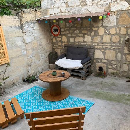 Appartement Studio Avec Cours à Fourques  Extérieur photo