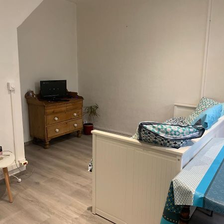 Appartement Studio Avec Cours à Fourques  Extérieur photo